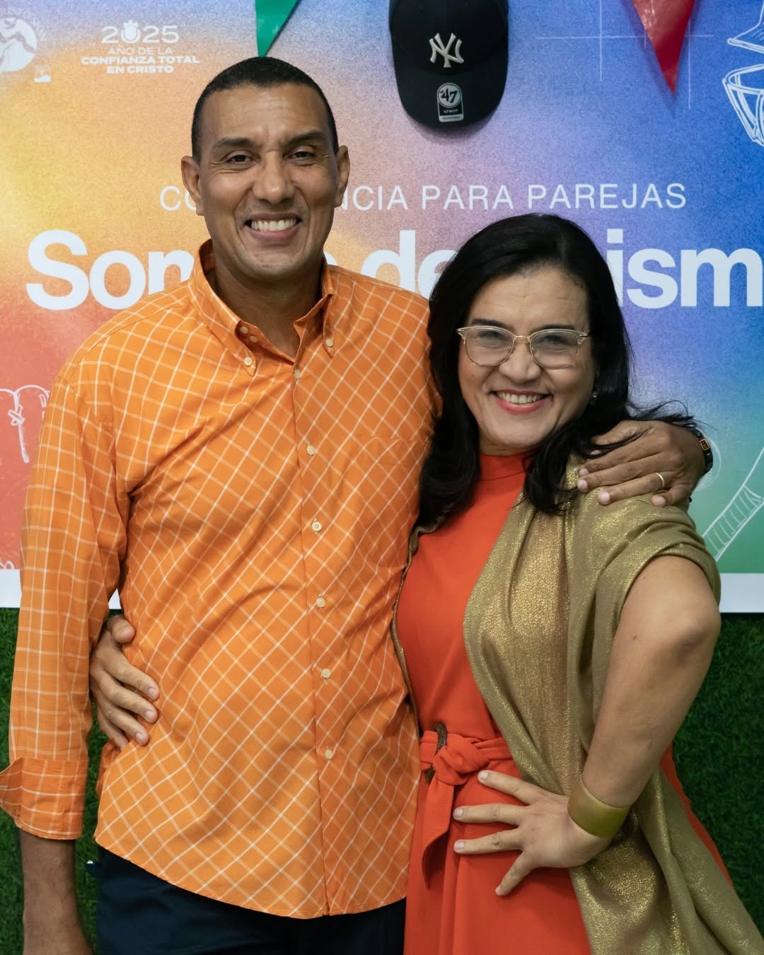 Pastores Huáscar González y Yanira Herrera de González